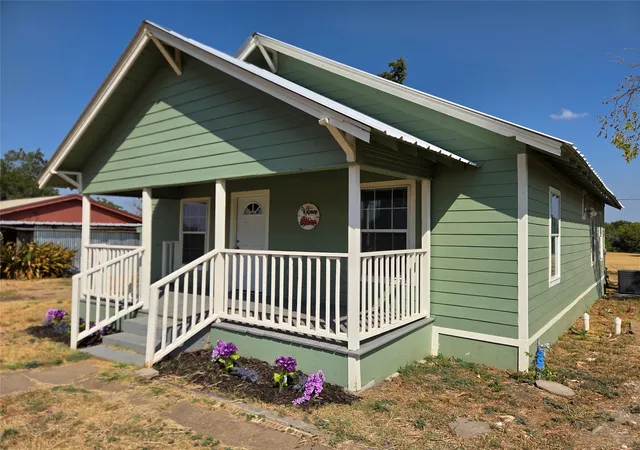 Photo 1 of Single family home for sale at 601 Tx 56, Windom, TX 75492 | MLS# 21344088 | Listing updated on 2026-10-05