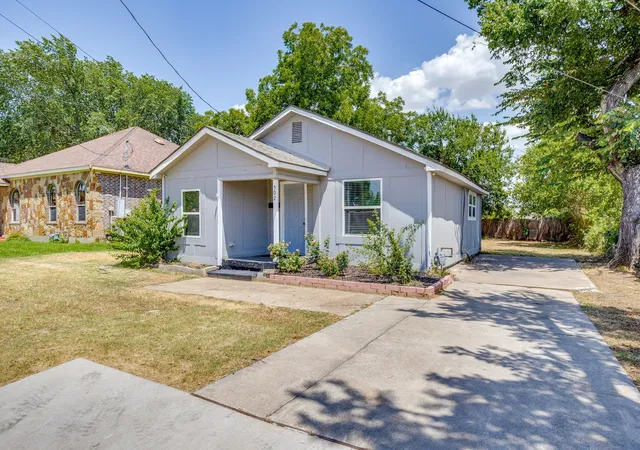Photo 1 of Single family home for sale at 502 N Delaware St, Irving, TX 75061 | MLS# 21350890 | Listing updated on 2026-08-15