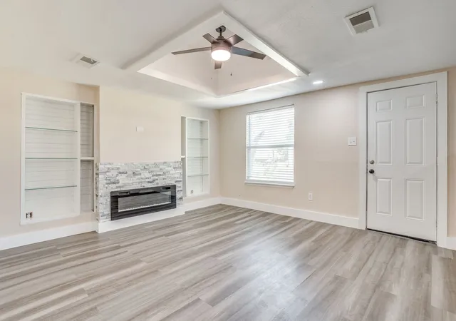 Photo 3 of Single family home for sale at 502 N Delaware St, Irving, TX 75061 | MLS# 21350890 | Listing updated on 2026-08-15