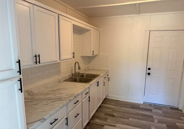 2nd image of 506 W Trinity St, Groesbeck, TX 76642 | MLS# 21335226