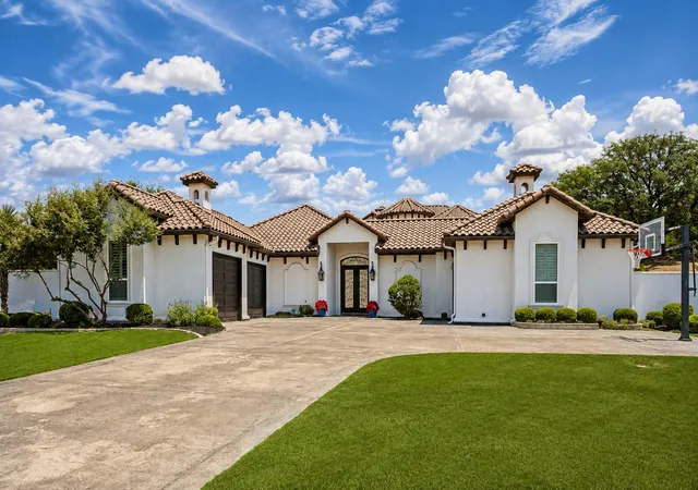 2nd image of 203 Links Ct, Aledo, TX 76008 | MLS# 21348912