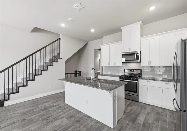 Photo 4 of Townhouse for sale at 1587 Wittington Pl, Dallas, TX 75234 | MLS# 21347912 | Listing updated on 2026-08-28