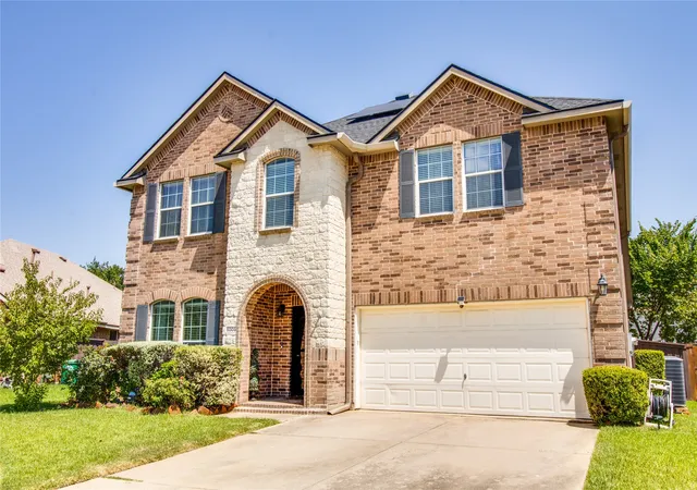 Photo 3 of Single family home for sale at 5005 Spyglass Hill Ln, Denton, TX 76208 | MLS# 21349690 | Listing updated on 2026-09-25