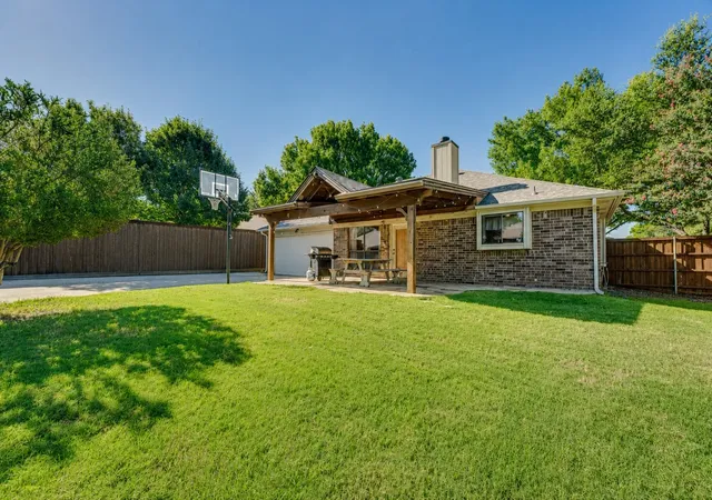 Photo 2 of Sale Pending at 2301 University Dr, Rowlett, TX 75088 | MLS# 21342528 | Listing updated on 2026-08-13