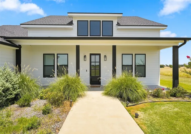 Photo 3 of Sale Pending at 803 Willow Moon Ranch Rd, Crawford, TX 76638 | MLS# 21350951 | Listing updated on 2026-10-06