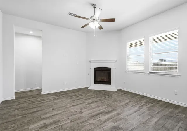Photo 3 of Single family home for sale at 3250 Hunters Glen Dr, Aubrey, TX 76227 | MLS# 21350980 | Listing updated on 2026-09-03
