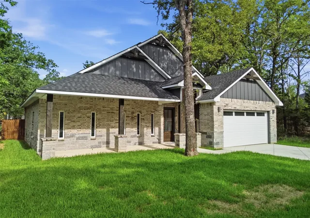 Photo 2 of Sale Pending at 108 Parkside Dr, Trinidad, TX 75163 | MLS# 21341077 | Listing updated on 2026-09-06