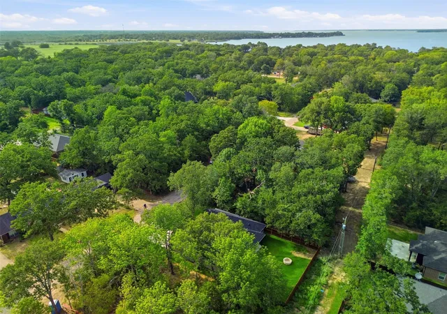 Photo 3 of Sale Pending at 108 Parkside Dr, Trinidad, TX 75163 | MLS# 21341077 | Listing updated on 2026-09-06