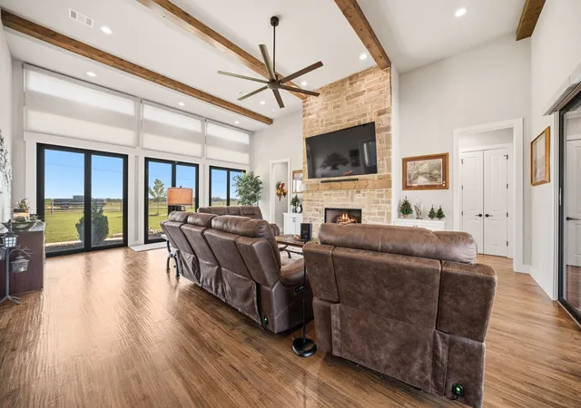 Photo 4 of Single family home for sale at 140 Ozro Rd, Venus, TX 76084 | MLS# 21349510 | Listing updated on 2026-08-13