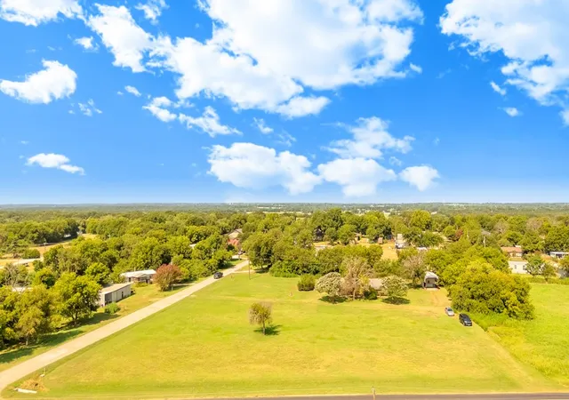 Photo 3 of Manufactured home for sale at 409 S Main, Covington, TX 76636 | MLS# 21350998 | Listing updated on 2026-08-07