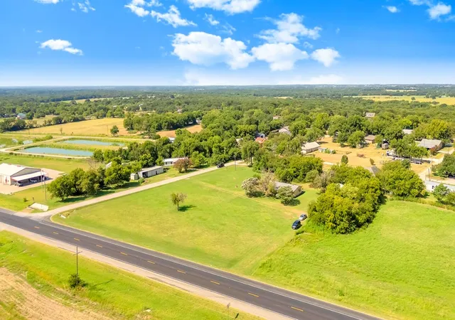 Photo 4 of Manufactured home for sale at 409 S Main, Covington, TX 76636 | MLS# 21350998 | Listing updated on 2026-08-07