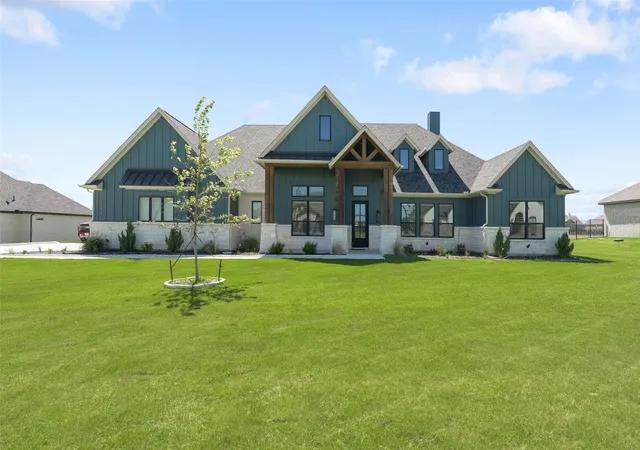 Photo 3 of Single family home for sale at 9244 Dove Hollow Rd, Justin, TX 76247 | MLS# 21351022 | Listing updated on 2026-08-18