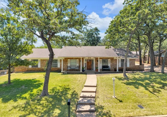 Photo 1 of Sale Pending at 207 Walnut Wy, Euless, TX 76039 | MLS# 21350159 | Listing updated on 2026-08-22