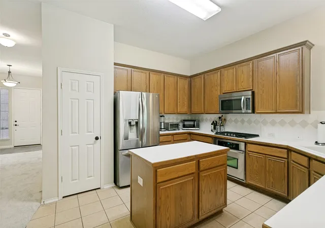 Photo 4 of Single family home for sale at 3717 Aransas Dr, Plano, TX 75025 | MLS# 21347132 | Listing updated on 2026-08-29