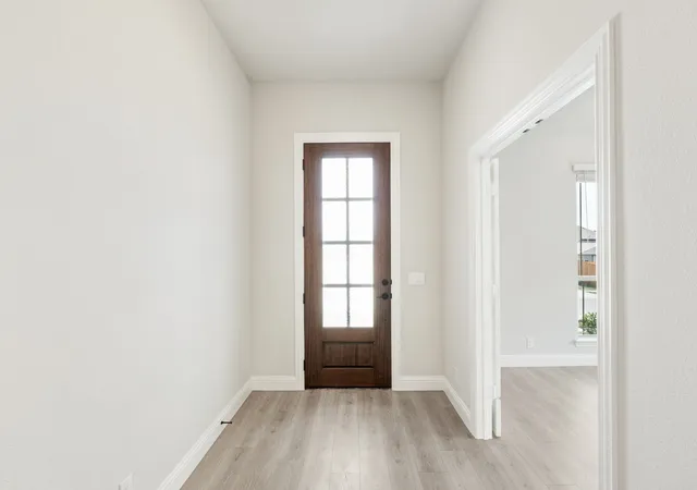 Photo 4 of Single family home for sale at 131 Kingfisher Ln, Aledo, TX 76008 | MLS# 21351092 | Listing updated on 2026-10-07