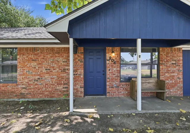 Photo 3 of Single family home for sale at 204 Jackilu St, Sanger, TX 76266 | MLS# 21350966 | Listing updated on 2026-08-06