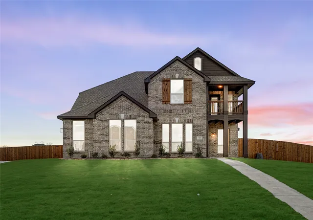 Photo 2 of Single family home for sale at 733 Serenity Ln, Red Oak, TX 75154 | MLS# 21351107 | Listing updated on 2026-10-07