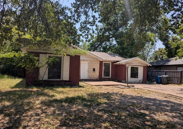 Photo 1 of Sale Pending at 3556 Durango Dr, Dallas, TX 75220 | MLS# 21351120 | Listing updated on 2026-08-31