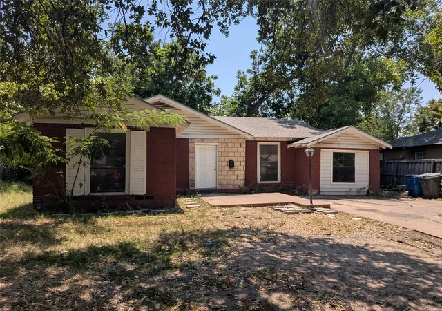 Photo 2 of Sale Pending at 3556 Durango Dr, Dallas, TX 75220 | MLS# 21351120 | Listing updated on 2026-08-31