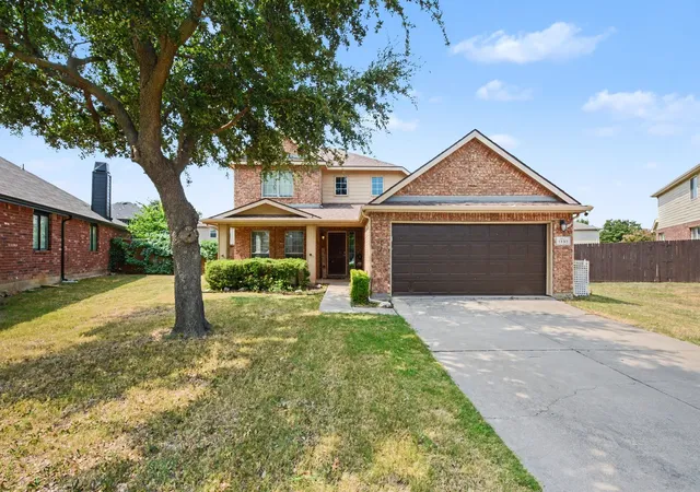 Photo 2 of Single family home for sale at 1330 Vireo Ct, Aubrey, TX 76227 | MLS# 21351106 | Listing updated on 2026-08-15