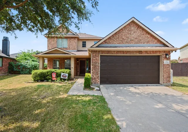 Photo 3 of Single family home for sale at 1330 Vireo Ct, Aubrey, TX 76227 | MLS# 21351106 | Listing updated on 2026-08-15