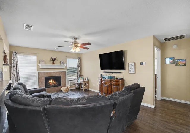 Photo 3 of Single family home for sale at 1330 Vireo Ct, Aubrey, TX 76227 | MLS# 21351106 | Listing updated on 2026-08-15