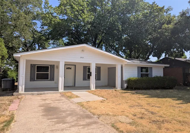 Photo 3 of Single family home for sale at 2407 El Capitan Dr, Dallas, TX 75228 | MLS# 21351143 | Listing updated on 2026-08-25