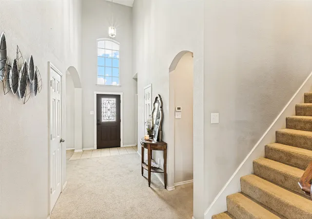 Photo 3 of Single family home for sale at 5712 Mountain Stream Trl, Fort Worth, TX 76244 | MLS# 21348555 | Listing updated on 2026-08-23