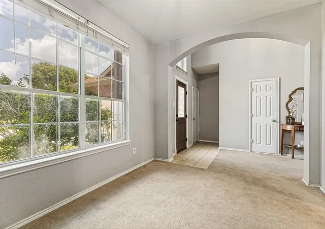Photo 4 of Single family home for sale at 5712 Mountain Stream Trl, Fort Worth, TX 76244 | MLS# 21348555 | Listing updated on 2026-08-23