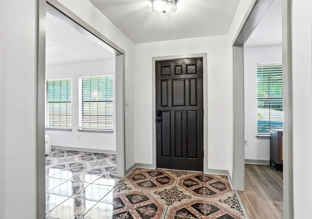 Photo 3 of Single family home for sale at 7800 Skylake Dr, Fort Worth, TX 76179 | MLS# 21349488 | Listing updated on 2026-09-20