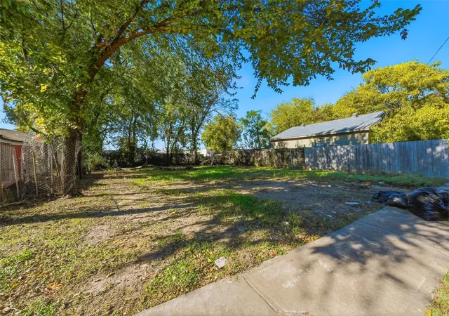 Photo 3 of Land for sale at 2715 Springdale St, Dallas, TX 75210 | MLS# 21351212 | Listing updated on 2026-08-05