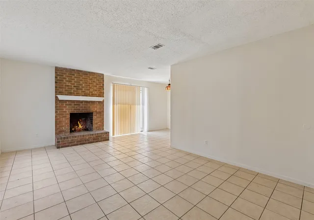 Listing Photo 5 - Condo for sale in building located at 3951 N Garland Ave, Garland, TX 75146 - Unit #1