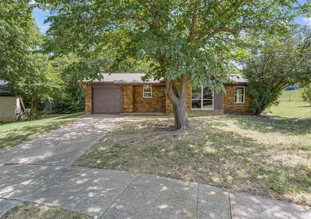 Photo 2 of Single family home for sale at 6402 Claude Ct, Fort Worth, TX 76135 | MLS# 21345347 | Listing updated on 2026-08-30
