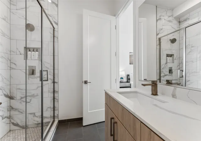 2nd image of 1901 S Harwood St, Dallas, TX 75215