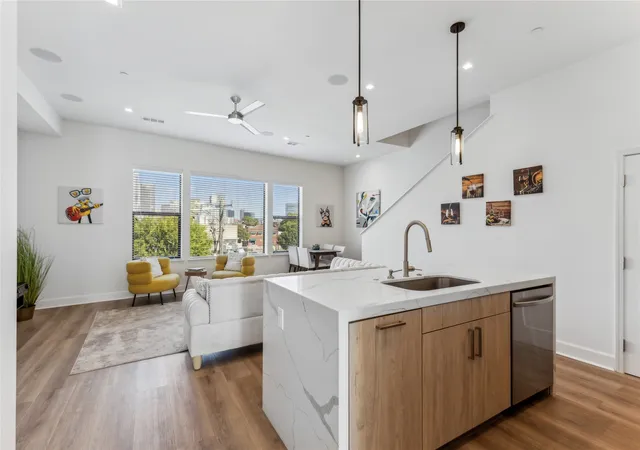 5th image of 1901 S Harwood St #301, Dallas, TX 75215 | MLS# 21351207