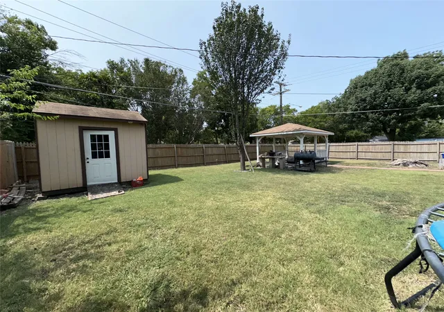 2nd image of 2704 Marbella Ln, Dallas, TX 75228 | MLS# 21351253