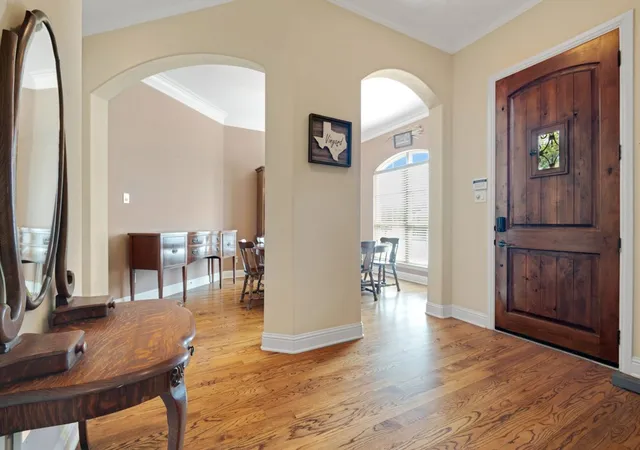Photo 4 of Single family home for sale at 1904 Melbourne Dr, Arlington, TX 76013 | MLS# 21345867 | Listing updated on 2026-08-29