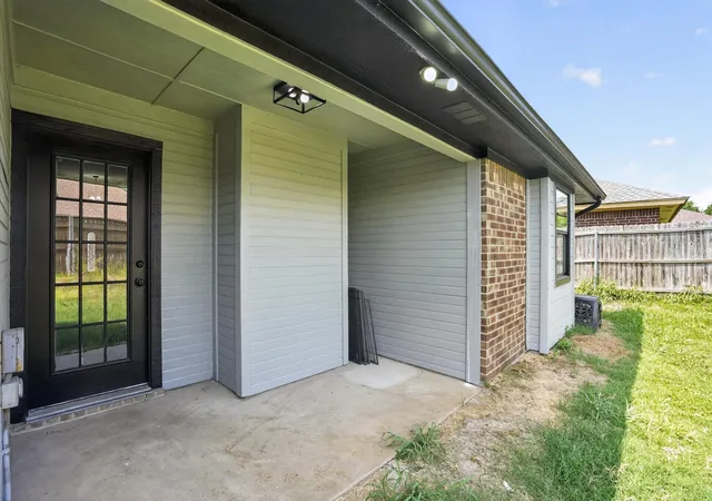4th image of 6057 Hillglen Dr, Watauga, TX 76148 | MLS# 21351268