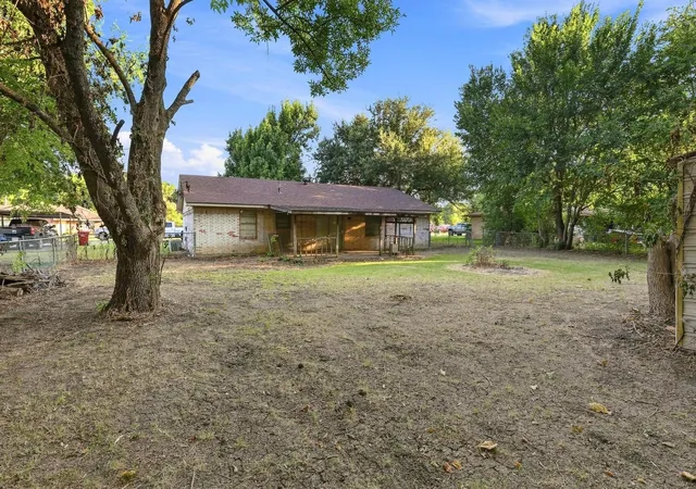 29th image of 1008 Yeager St, Honey Grove, TX 75446 | MLS# 21351297