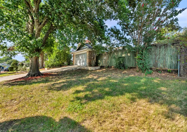 Photo 4 of Single family home for sale at 306 Woodlawn Dr, Keene, TX 76059 | MLS# 21330042 | Listing updated on 2026-08-16
