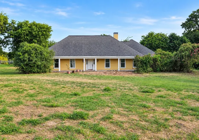 Photo 1 of Sale Pending at 116 Mallard Pt, Wylie, TX 75098 | MLS# 21351064 | Listing updated on 2026-08-26
