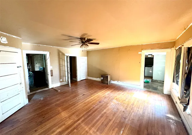 Photo 3 of Single family home for sale at 1201 Market St W, Honey Grove, TX 75446 | MLS# 21351164 | Listing updated on 2026-08-28