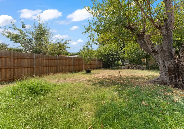 13th image of 1825 Avenue B, Grand Prairie, TX 75051 | MLS# 21351005