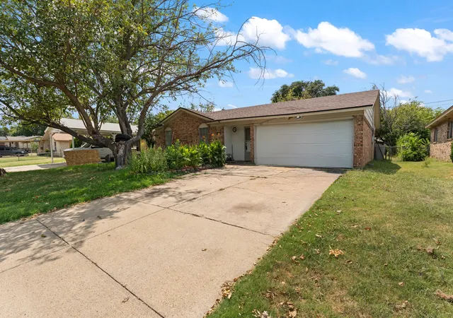 Photo 3 of Single family home for sale at 1825 Avenue B, Grand Prairie, TX 75051 | MLS# 21351005 | Listing updated on 2026-08-31