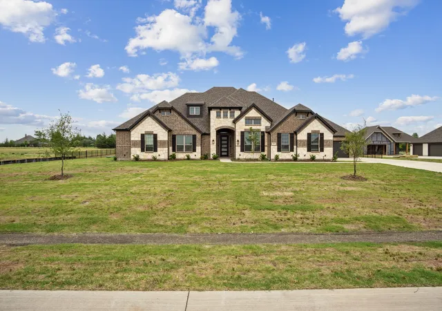 Photo 2 of Sale Pending at 307 Success Dr, Rockwall, TX 75032 | MLS# 21351336 | Listing updated on 2026-08-24
