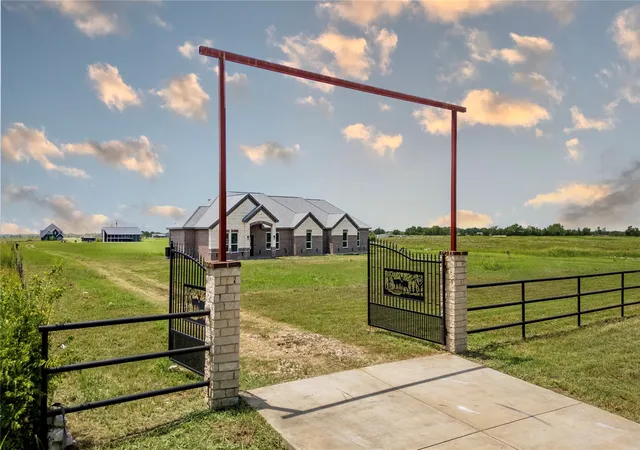 Photo 1 of Single family home for sale at 809 Vz County Road 2623, Wills Point, TX 75169 | MLS# 21349543 | Listing updated on 2026-08-08