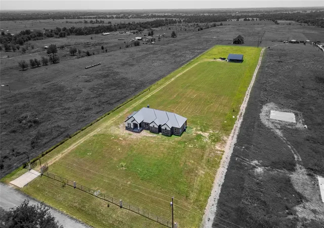 Photo 3 of Single family home for sale at 809 Vz County Road 2623, Wills Point, TX 75169 | MLS# 21349543 | Listing updated on 2026-08-08
