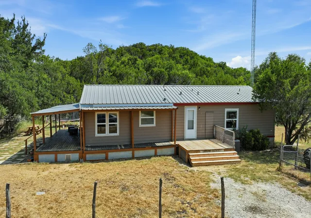 Photo 3 of Sale Pending at 100 Shady Oaks Dr, Mineral Wells, TX 76067 | MLS# 21351371 | Listing updated on 2026-08-24