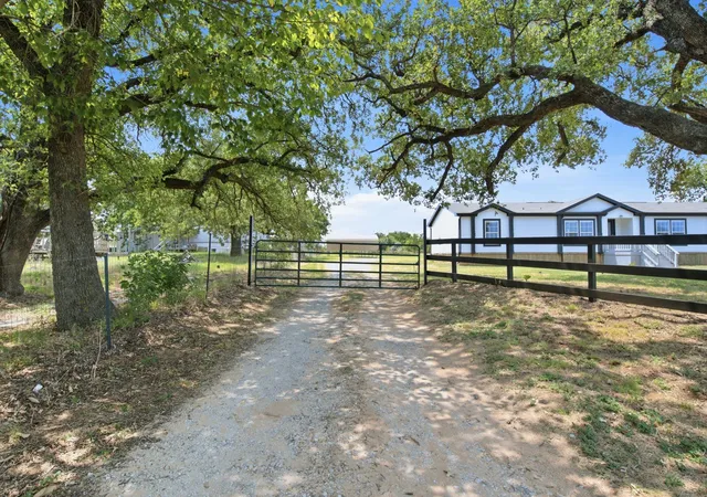 Photo 2 of Sale Pending at 1040 Earp Rd, Springtown, TX 76082 | MLS# 21350721 | Listing updated on 2026-08-30