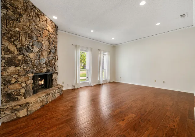 Photo 2 of Townhouse for sale at 3020 Stonehenge Ln, Carrollton, TX 75006 | MLS# 21349012 | Listing updated on 2026-09-28